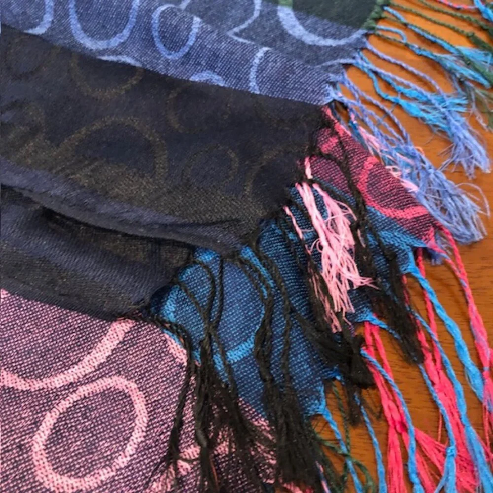 Multicolor Geometric Print Wrap Scarf.